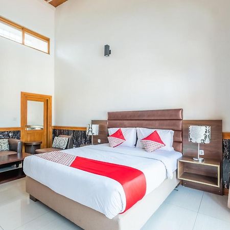 Oyo 1210 Nice Guesthouse Bandung Eksteriør bilde