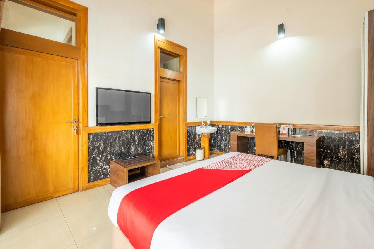 Oyo 1210 Nice Guesthouse Bandung Eksteriør bilde